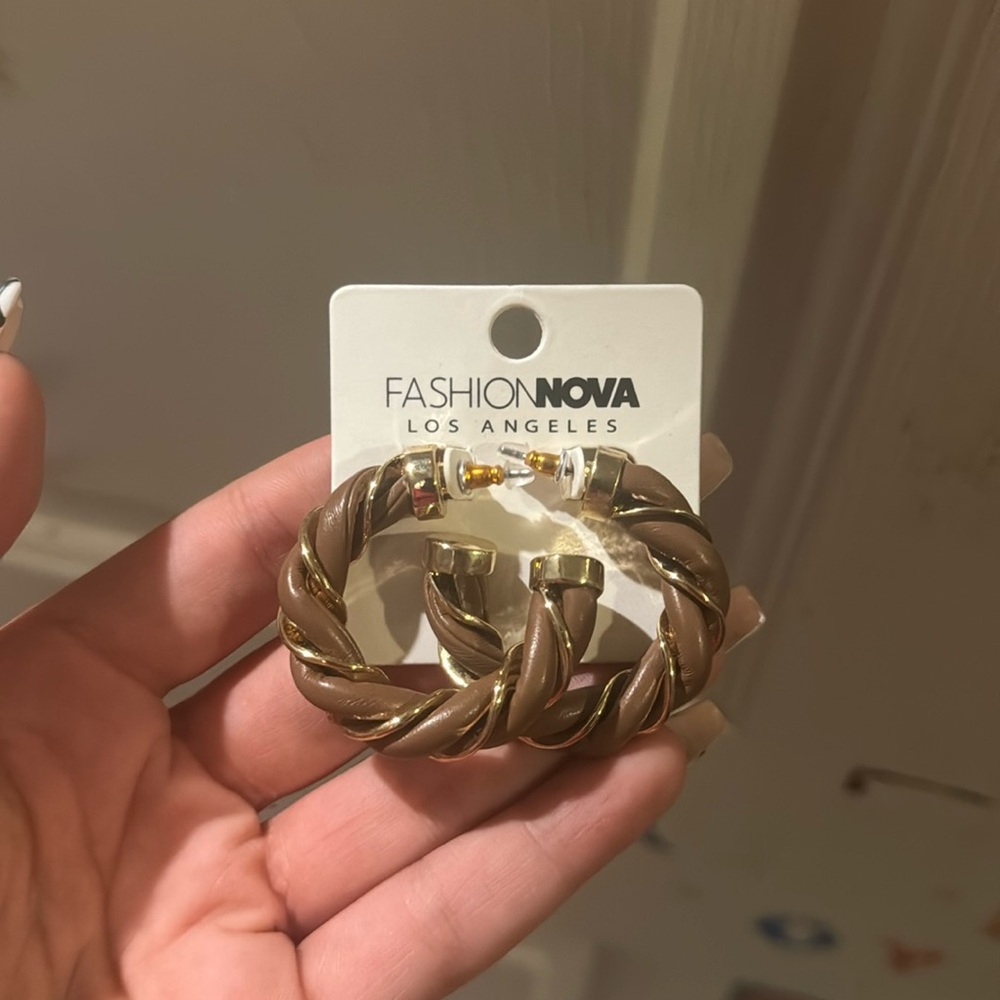 Fashion nova earrings